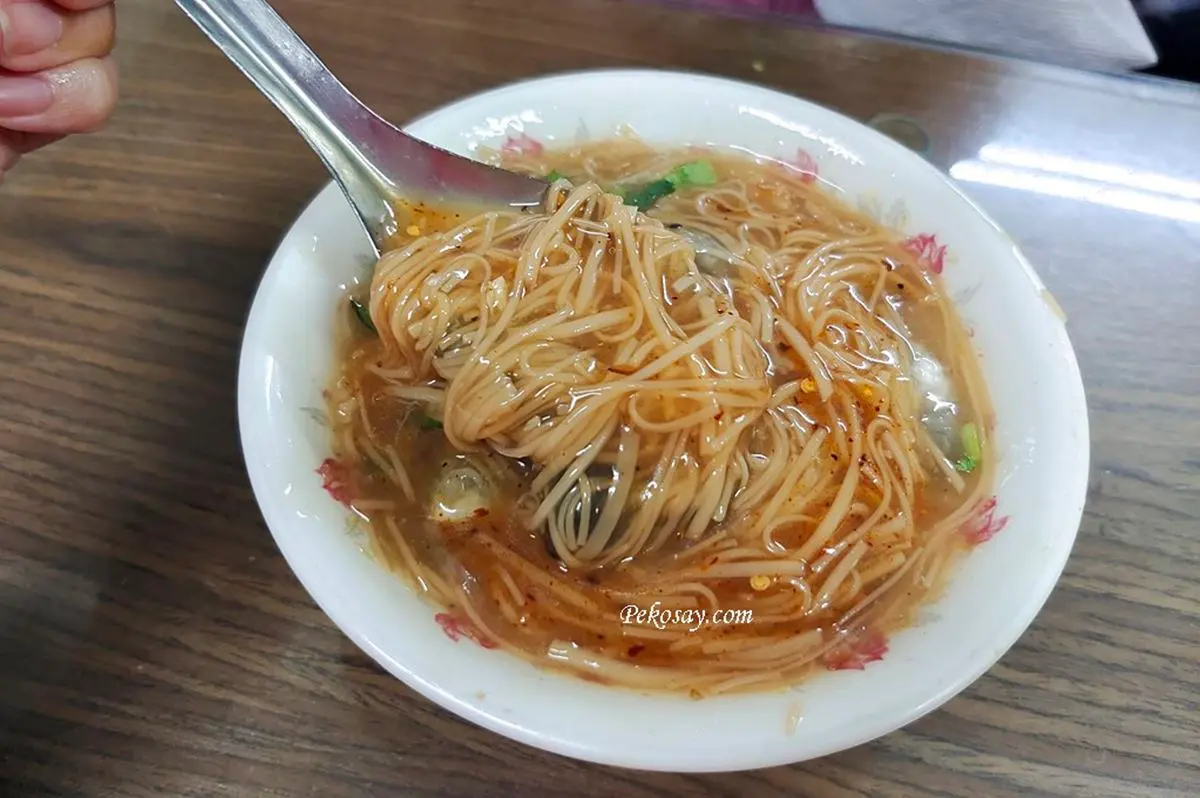 紅到國外板橋之光!排隊老店「蚵仔麵線」網評超過7000則,真材實料CP值超高 紅到國外板橋之光!排隊老店「蚵仔麵線」網評超過7000則,真材實料CP值超高