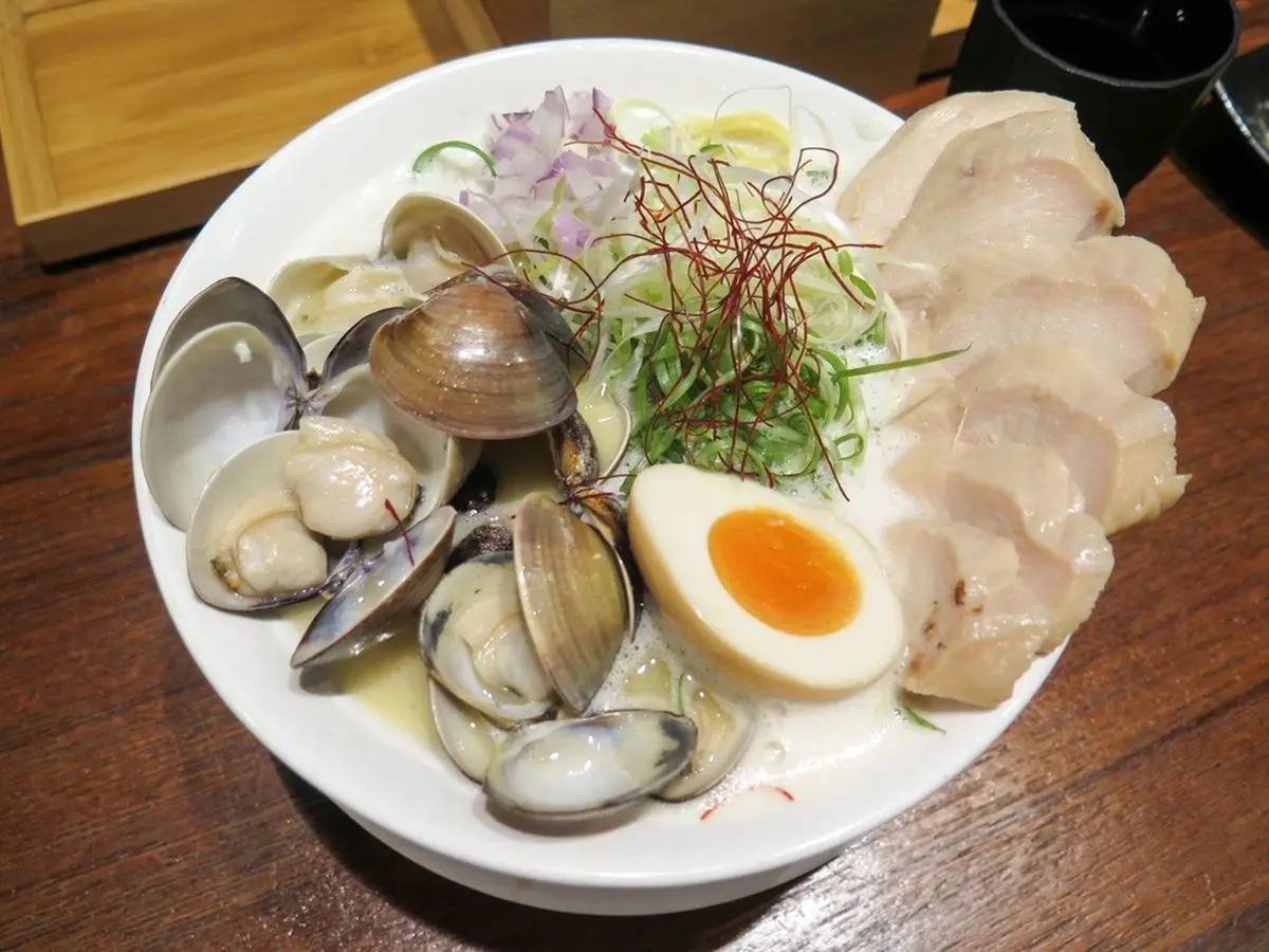 士林夜市最新美食攻略!3家新開店+7攤必吃:暴紅梅花糕、米其林推薦涼麵 士林夜市最新美食攻略!3家新開店+7攤必吃:暴紅梅花糕、米其林推薦涼麵