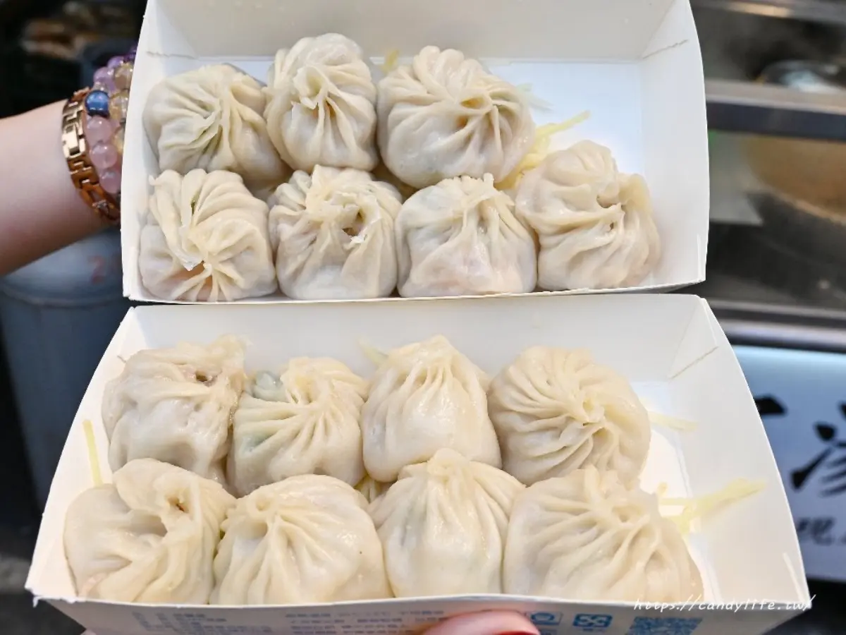 台中吃貨點名!忠孝夜市6攤必排:老字號米糕、超強排隊咖哩、個性薏仁牛奶 台中忠孝夜市美食:熊家湯包