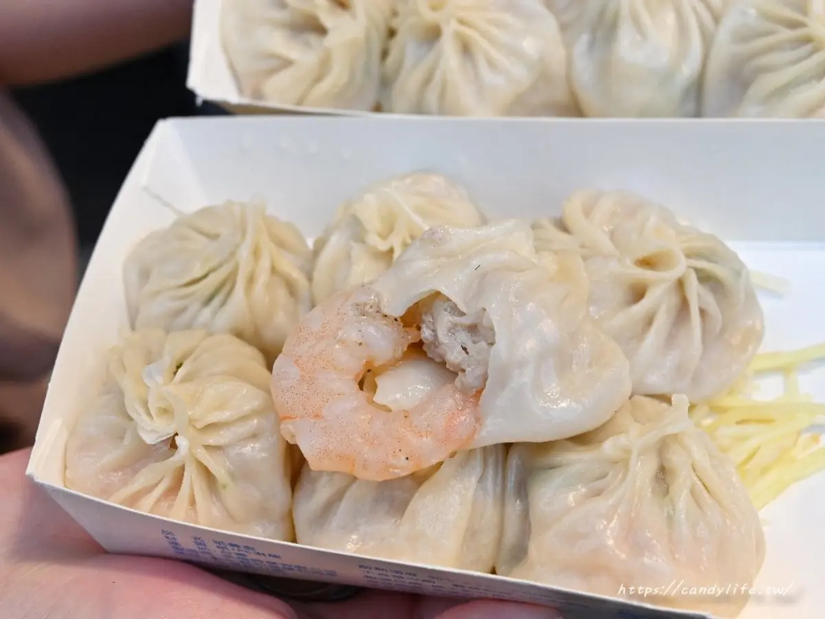 台中吃貨點名!忠孝夜市6攤必排:老字號米糕、超強排隊咖哩、個性薏仁牛奶 台中忠孝夜市美食:熊家湯包