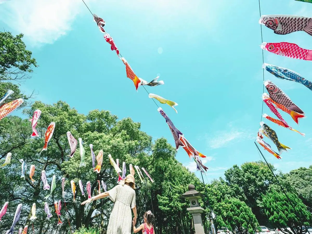 美到秒飛日本!百面「鯉魚旗海」現身桃園神社,再免費開逛假日市集、吃豆花 美到秒飛日本!百面「鯉魚旗海」現身桃園神社,再免費開逛假日市集、吃豆花