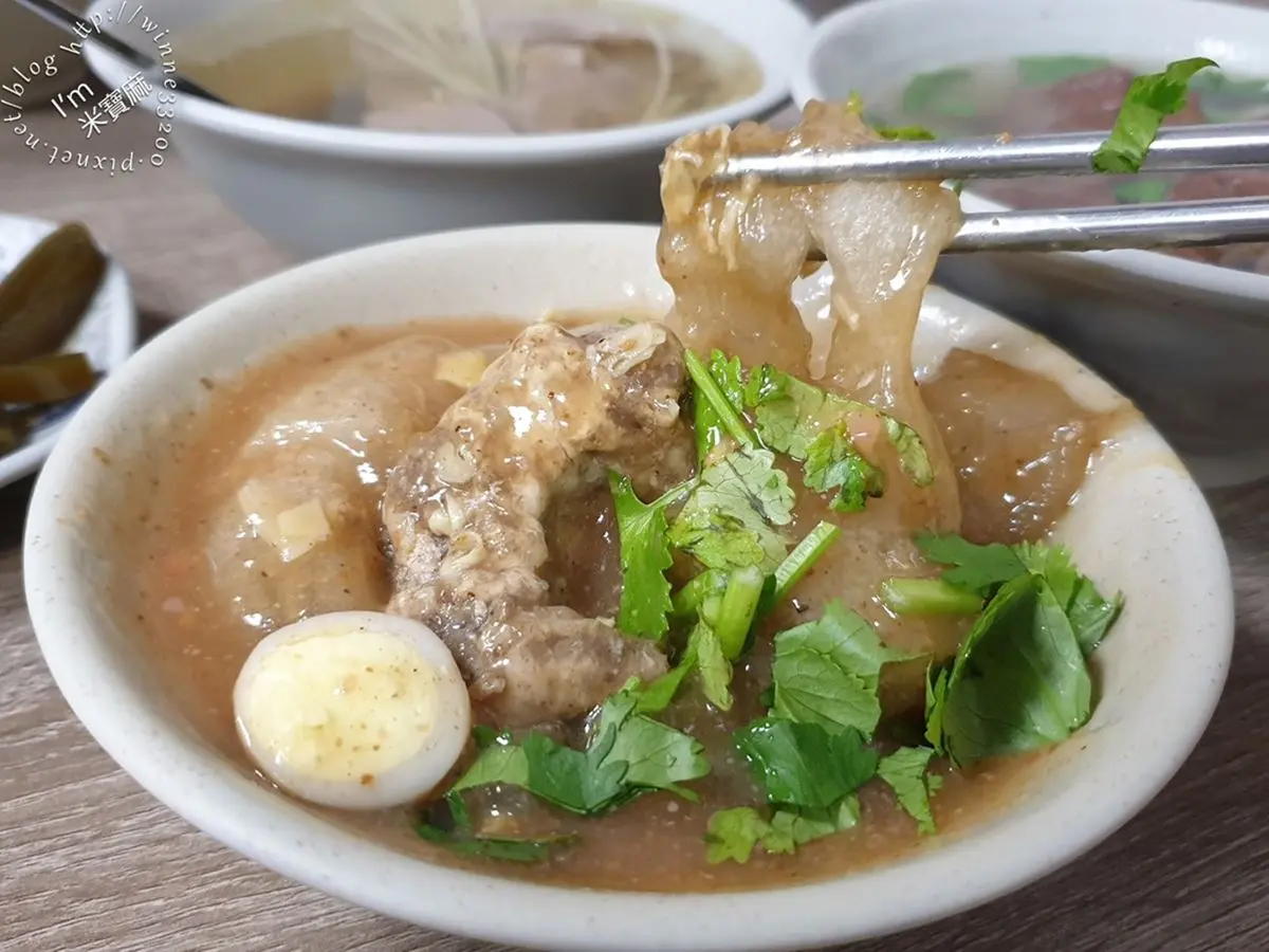 板橋小吃TOP10大公開!25元珍奶、糖葫蘆,50元吃遍板橋,高CP值銅板美食 板橋小吃美食:石頭肉圓
