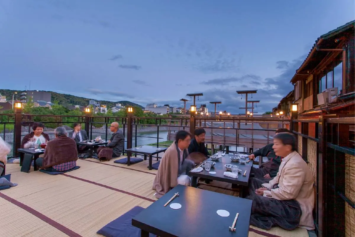 夏日衝一波!京都必去「避暑1日遊」6景點:吃刨冰、體驗鴨川納涼床 夏日衝一波!京都必去「避暑1日遊」6景點:吃刨冰、體驗鴨川納涼床