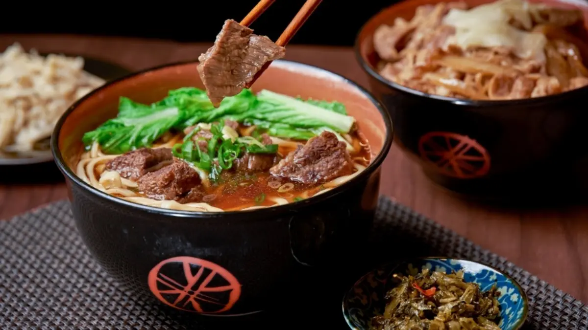 牛肉麵、排骨飯只要99元!三商巧福快閃優惠,加碼酥炸棒腿買一送一 牛肉麵、排骨飯只要95元!三商巧福推優惠只到5/24,點超值套餐150元有找