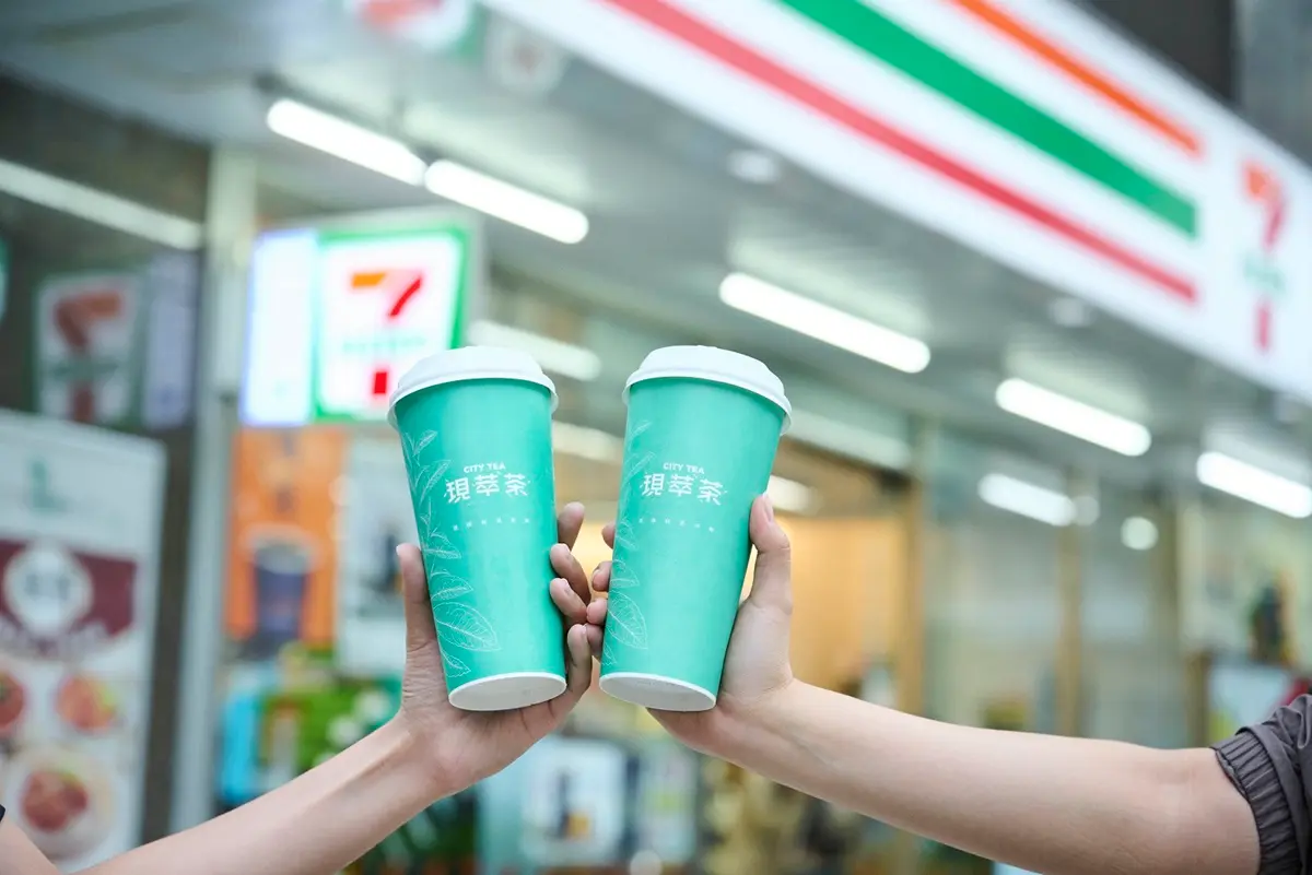 7-11「美少女戰士集點」美瘋了！水手服保溫瓶、肩背包20款周邊，新飲品買一送一