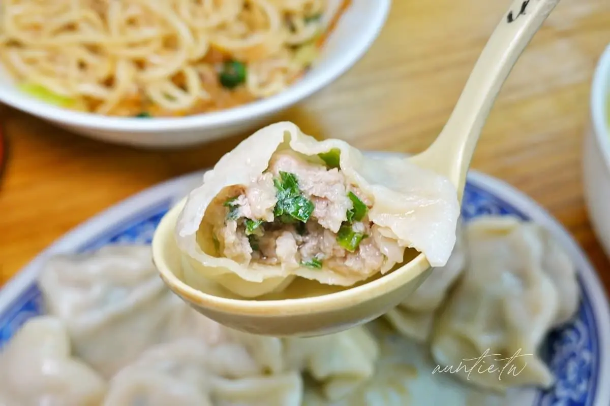 PTT鄉民推薦！台北最強６水餃名店：天龍國最頂「干貝口味」、稱霸東湖30年