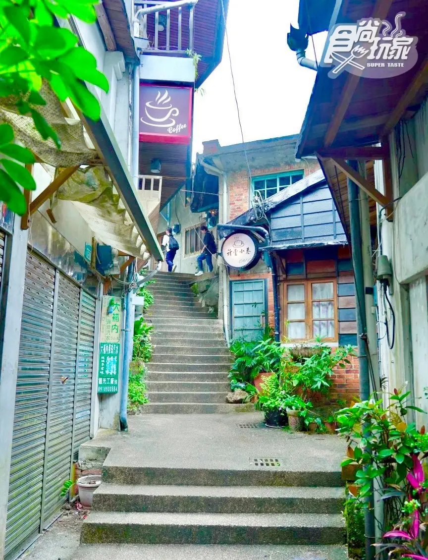 台版「神隱少女」5大北海岸祕境!千尋之路隧道、廢墟美紅磚、祈堂老街階梯 台版「神隱少女」5大北海岸祕境!千尋之路隧道、廢墟美紅磚、祈堂老街階梯