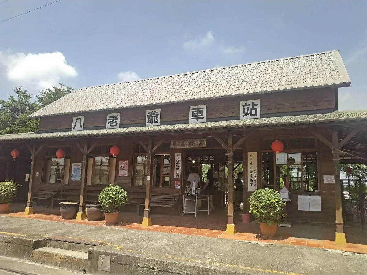 搭台灣好行玩台南！親子１日遊推薦：餵草泥馬、採菱角、散步「巴洛克老街」