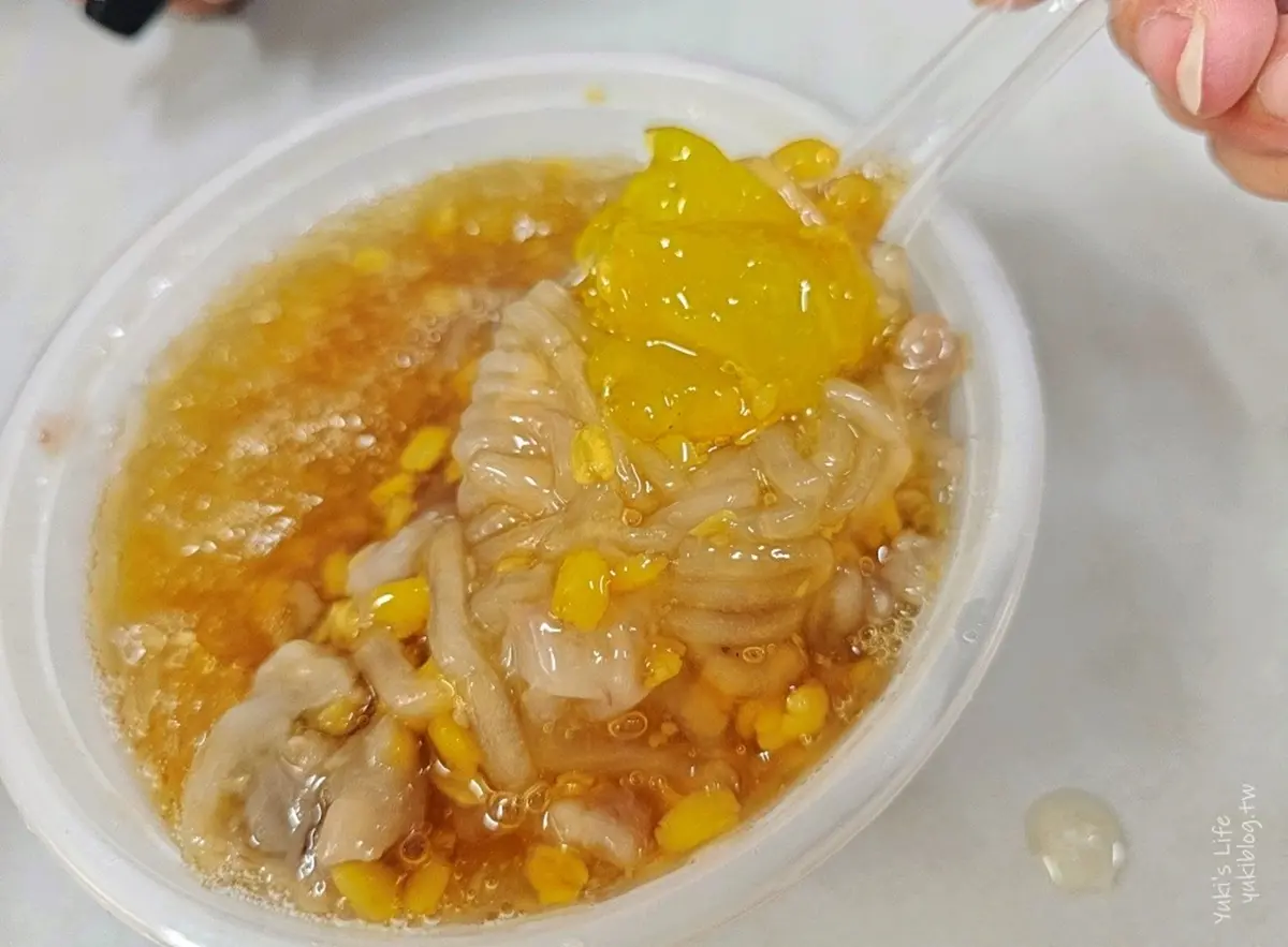 拜土地公順路吃!大碗公「老牌綠豆蒜」料多撈不完,免費加碎冰、糖水太佛心 拜土地公順路吃!大碗公「老牌綠豆蒜」料多撈不完,免費加碎冰、糖水太佛心