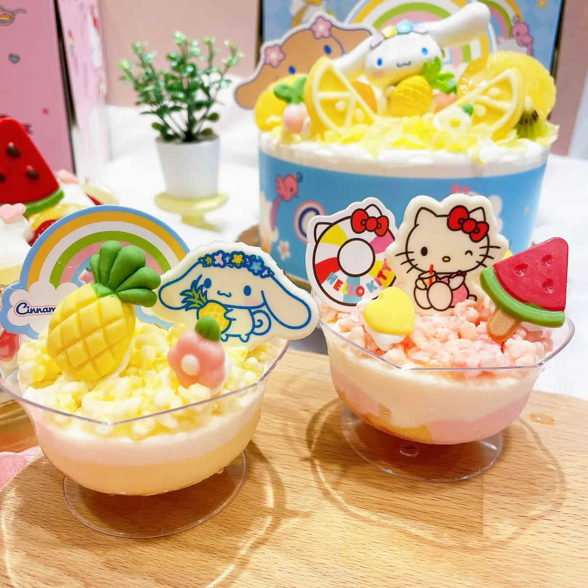 85度C全新三麗鷗蛋糕開賣！KITTY、大耳狗４款造型，免費收超Q公仔、筆筒