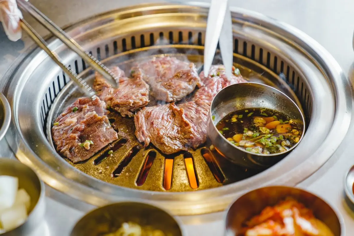 花博「酒肉快閃市集」只有２天！開嗑44家肉料理＋９台餐車，微醺調酒別錯過