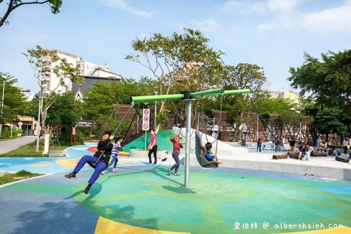 桃園不是旅遊沙漠!平鎮區6處私房景點:萬坪清水模公園、免門票、小木屋野餐 桃園不是旅遊沙漠!平鎮區6處私房景點:萬坪清水模公園、免門票、小木屋野餐