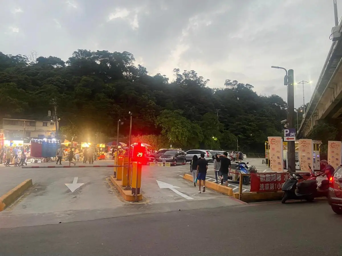 基隆最新「週五夜市」在這!超過60家攤位逛到飽,7月再衝「迷你版遊樂園」 基隆最新「週五夜市」在這!超過60家攤位逛到飽,7月再衝「迷你版遊樂園」