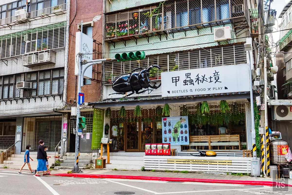 全台唯一「甲蟲主題」親子餐廳！必點超Ｑ甲蟲鬆餅，還有球池、遊戲區玩到瘋