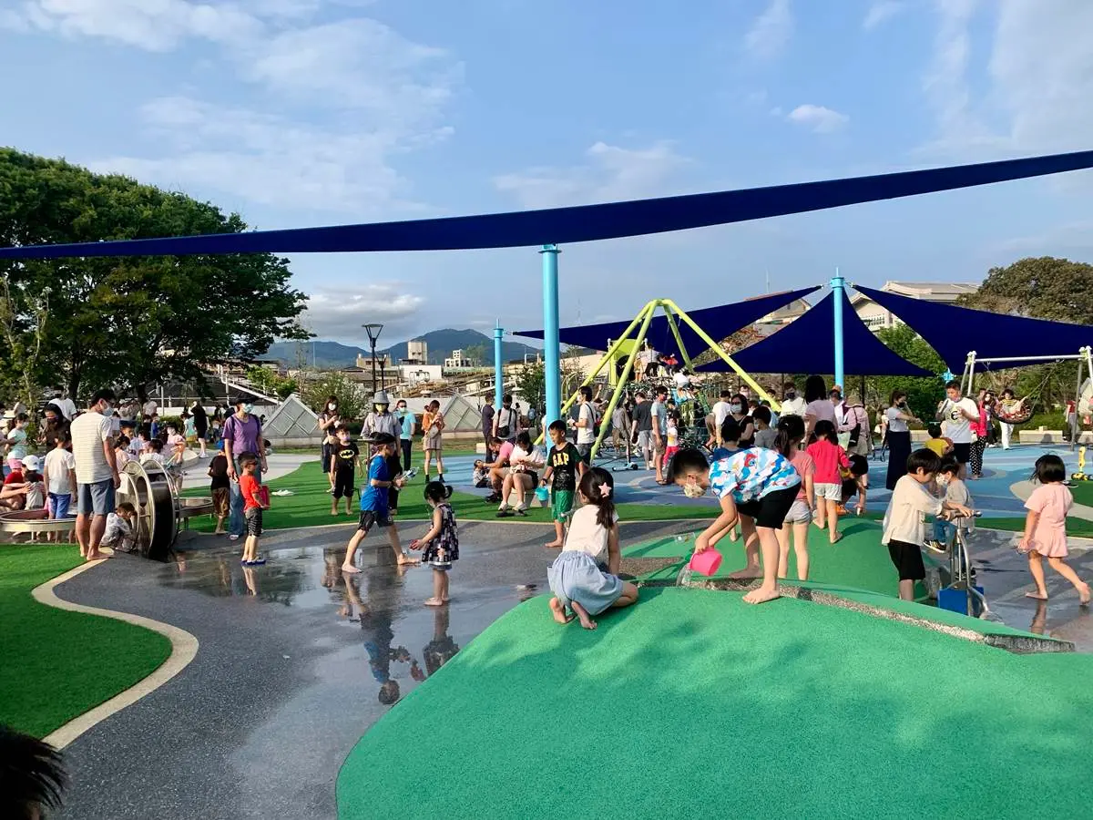地方媽媽都不想說！10大「免門票玩水祕境」：階梯式瀑布、馬路旁天然湧泉