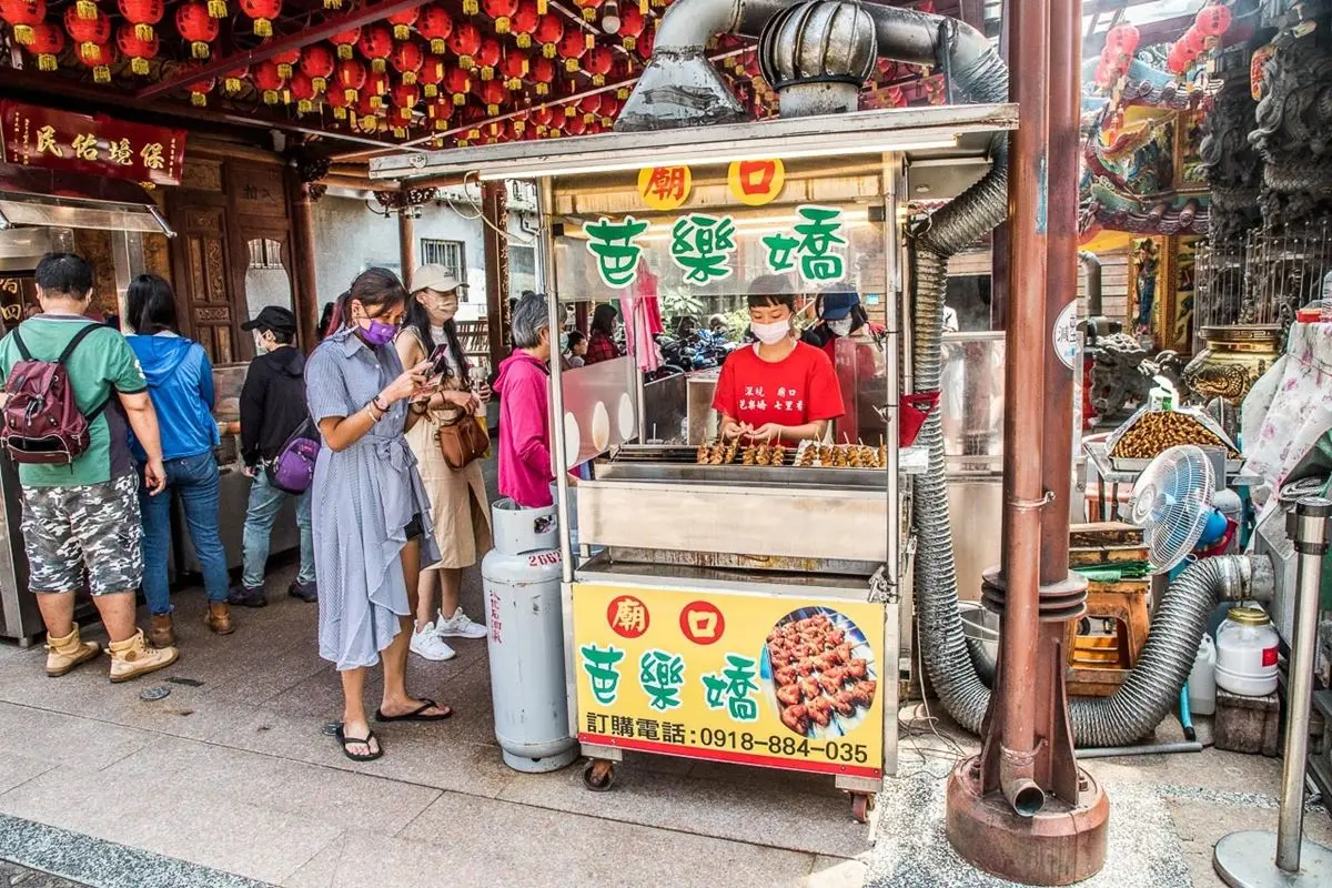 不只臭豆腐!老饕帶路「深坑老街」7必吃:最強雞屁股、豆腐麻糬、芋圓冰 不只臭豆腐!老饕帶路「深坑老街」7必吃:最強雞屁股、豆腐麻糬、芋圓冰