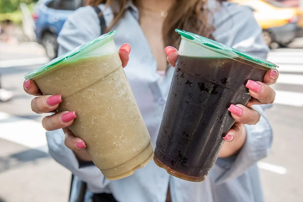 不只臭豆腐!老饕帶路「深坑老街」7必吃:最強雞屁股、豆腐麻糬、芋圓冰 不只臭豆腐!老饕帶路「深坑老街」7必吃:最強雞屁股、豆腐麻糬、芋圓冰
