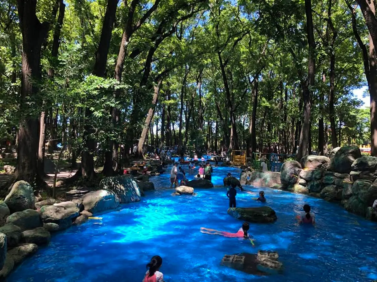 屏東水樂園「這２天」免費入園！玩爆消暑溪流、氣墊樂園，加碼平日露營優惠