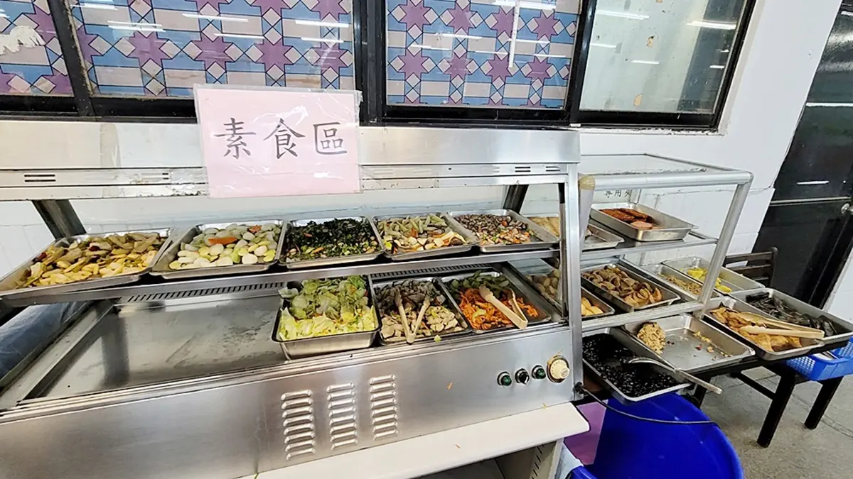 台中隱藏版「高CP值自助餐」!超過80道菜色任你選,百元出頭整盤夾到滿 台中隱藏版「高CP值自助餐」!超過80道菜色任你選,百元出頭整盤夾到滿