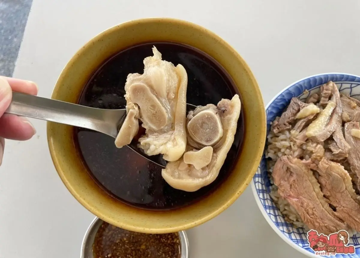【台南小吃美食推薦】安平109雞肉飯｜豬腳湯