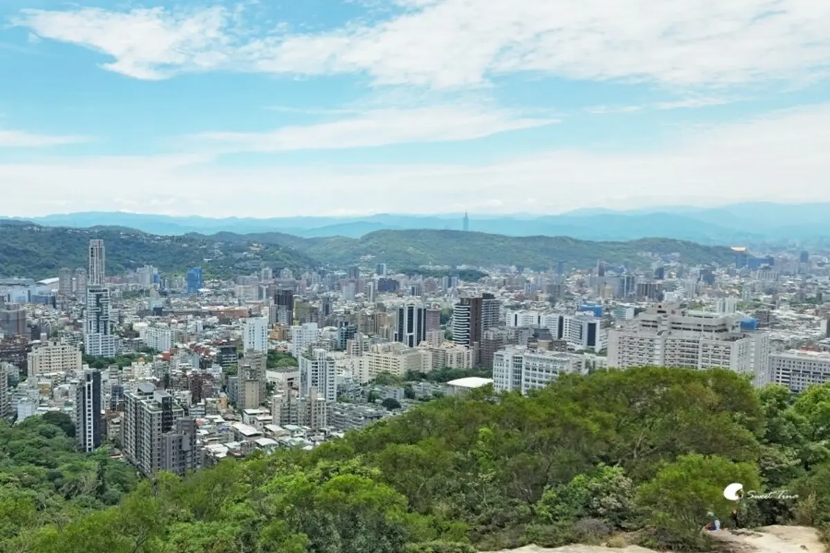 搭捷運就能到!淡水線7條新手輕鬆爬步道:台版嵐山、七彩梯田、遠眺101 搭捷運就能到!雙北8條消暑系「森林步道」:無敵山景零死角、打卡復古拱橋