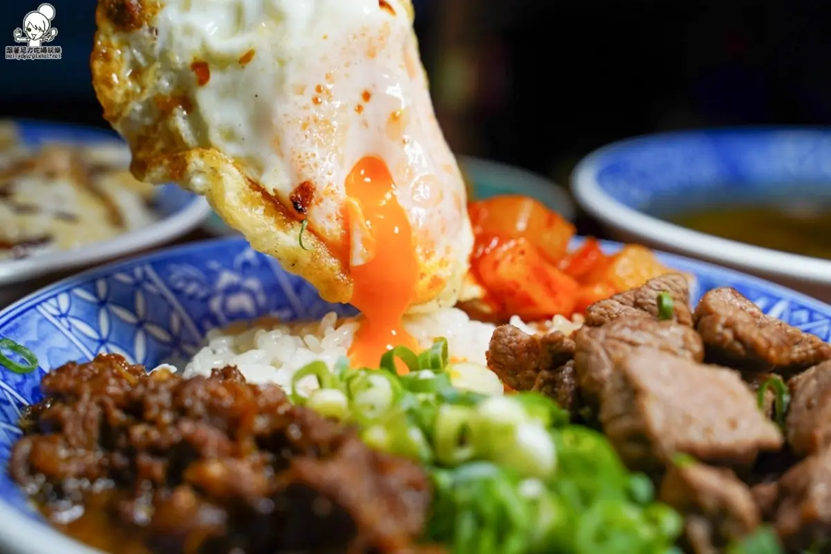 這碗只要50元!牛肉燥拌炒蛋、蔥花蛋太銷魂,限量「牛B飯」爽嗑鮮嫩牛排 這碗只要50元!牛肉燥拌炒蛋、蔥花蛋太銷魂,限量「牛B飯」爽嗑鮮嫩牛排