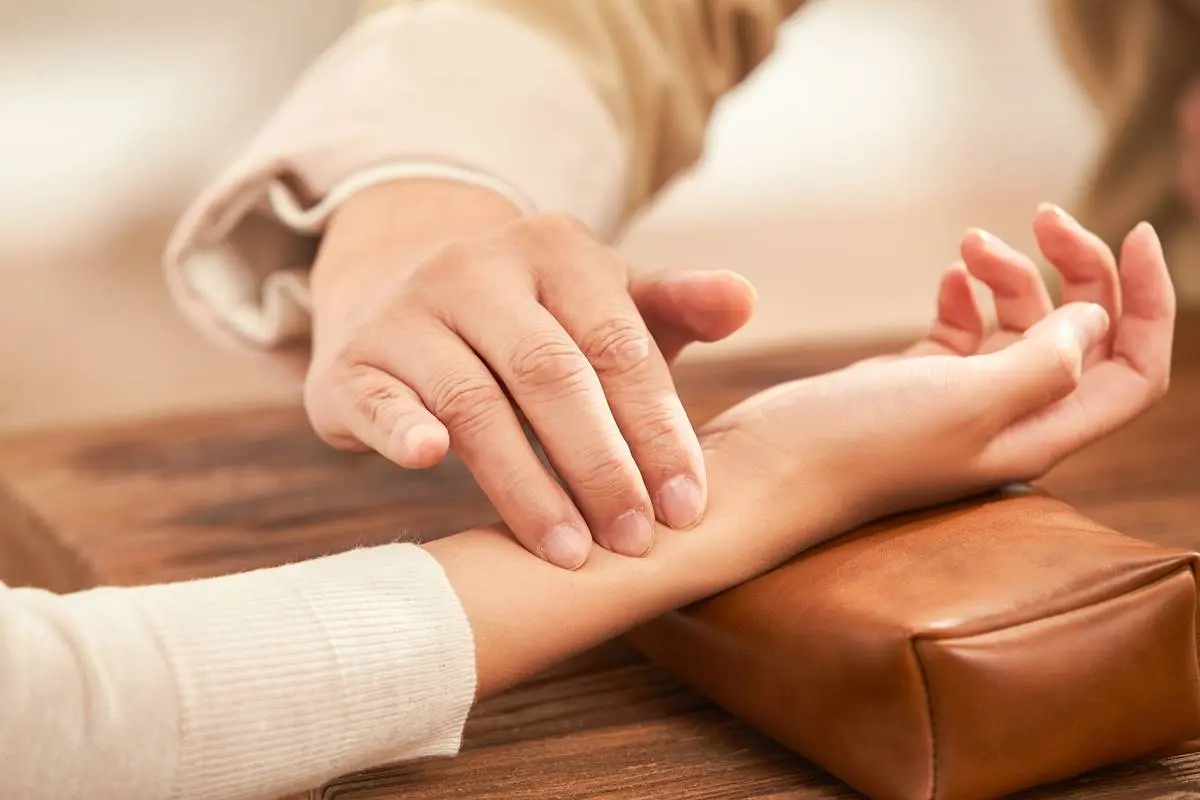 女生常手腳冰冷或經痛？９種中醫體質大檢測，「這類型」看似健康當心易便祕