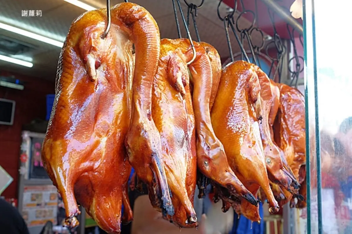 桃園超夯「排隊烤鴨」回來了!一鴨二吃還可加菜超澎派,想吃先排3小時 桃園超夯「排隊烤鴨」回來了!一鴨二吃還可加菜超澎派,想吃先排3小時