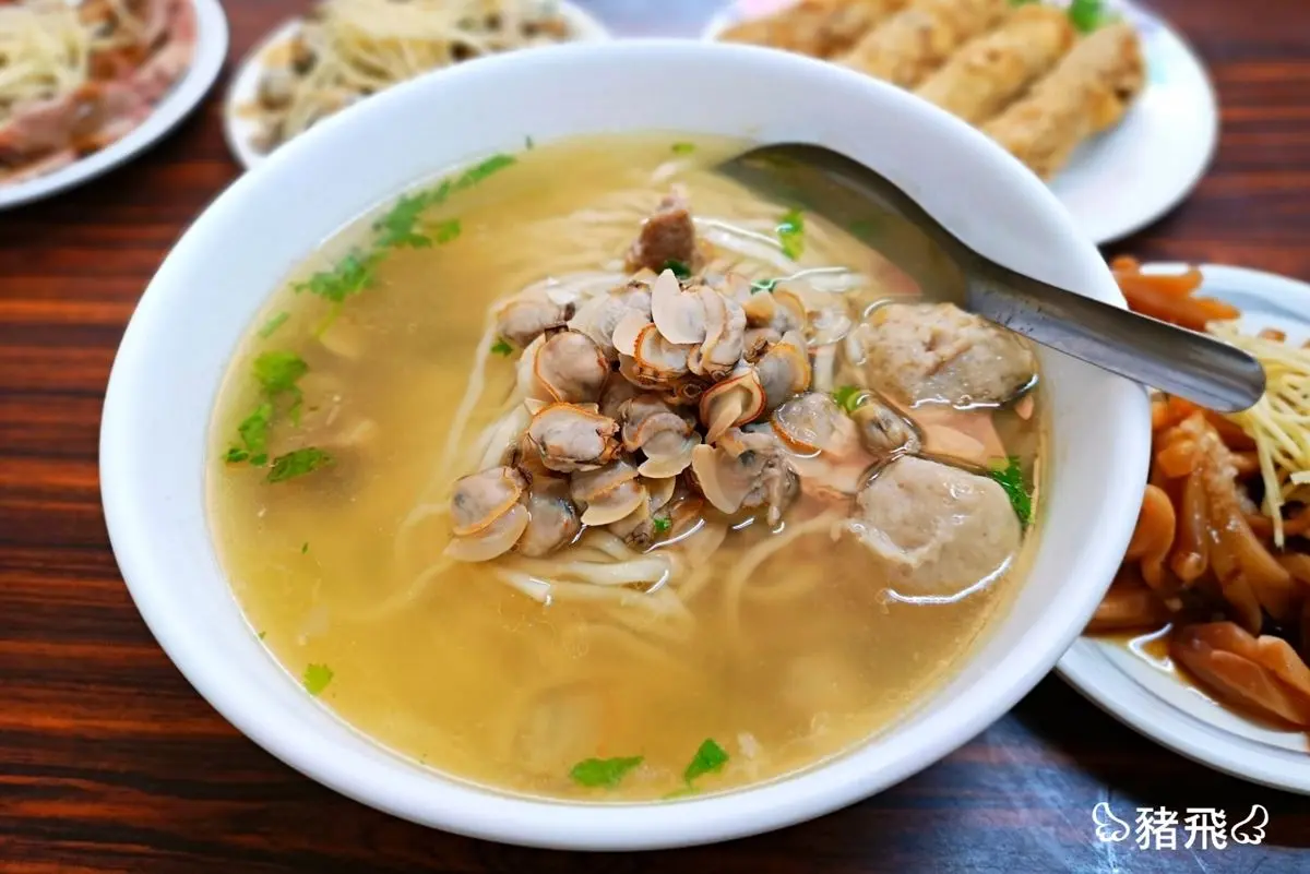彰化美食推薦11間！彰化６排隊老店：80年爌肉飯霸主、木瓜牛奶創始店、免費喝湯
