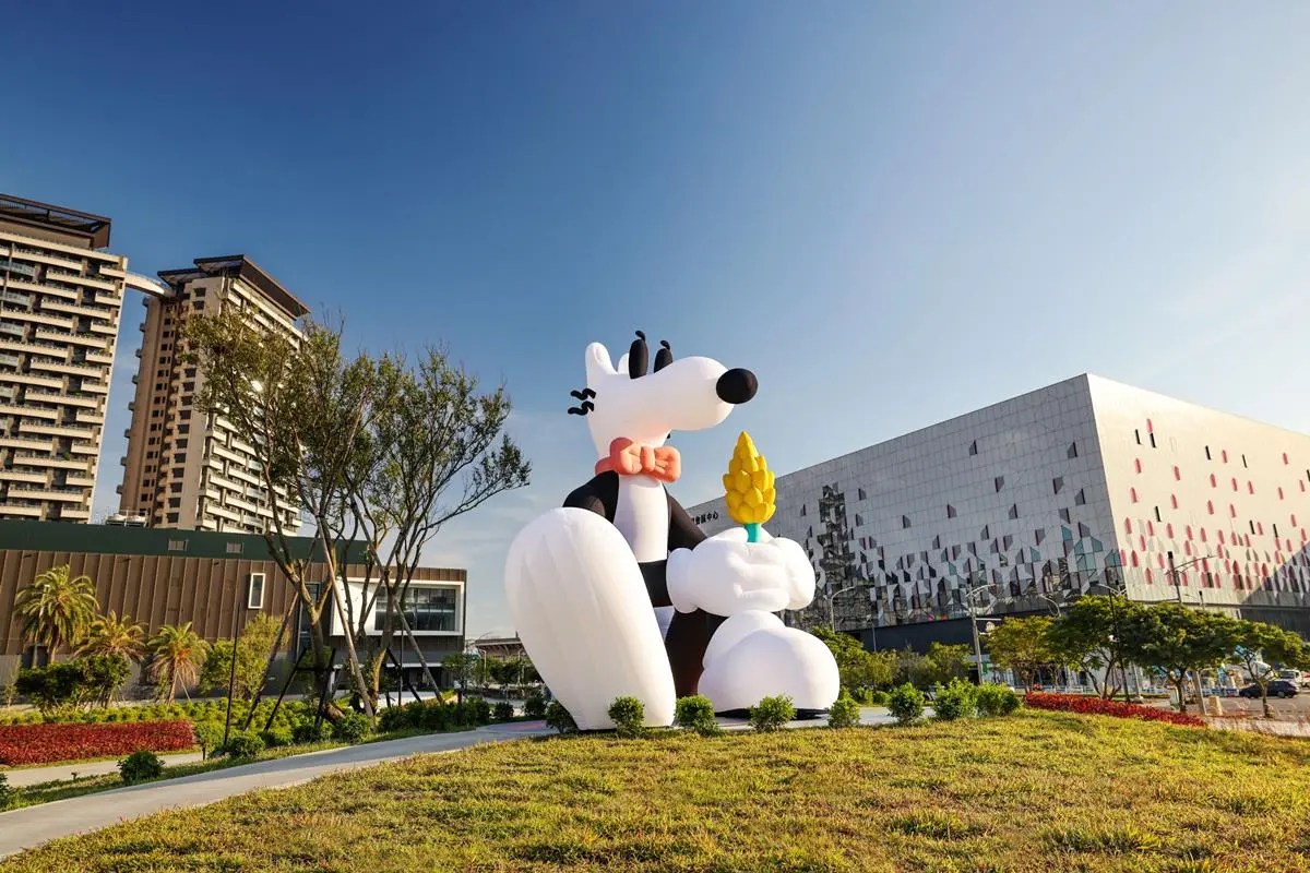 16米高Hello Kitty降落桃園!5分鐘光雕秀免費拍,加碼逛4大展區、限定周邊 16米高Hello Kitty降落桃園!5分鐘光雕秀免費拍,加碼逛4大展區、限定周邊