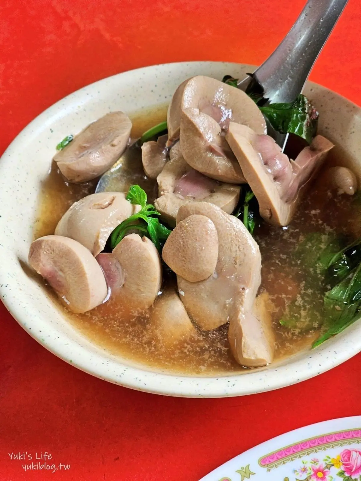 60元牛肉湯太佛心!給料不手軟還免費續湯,銅板價沙茶牛燴飯也必點 60元牛肉湯太佛心!給料不手軟還免費續湯,銅板價沙茶牛燴飯也必點