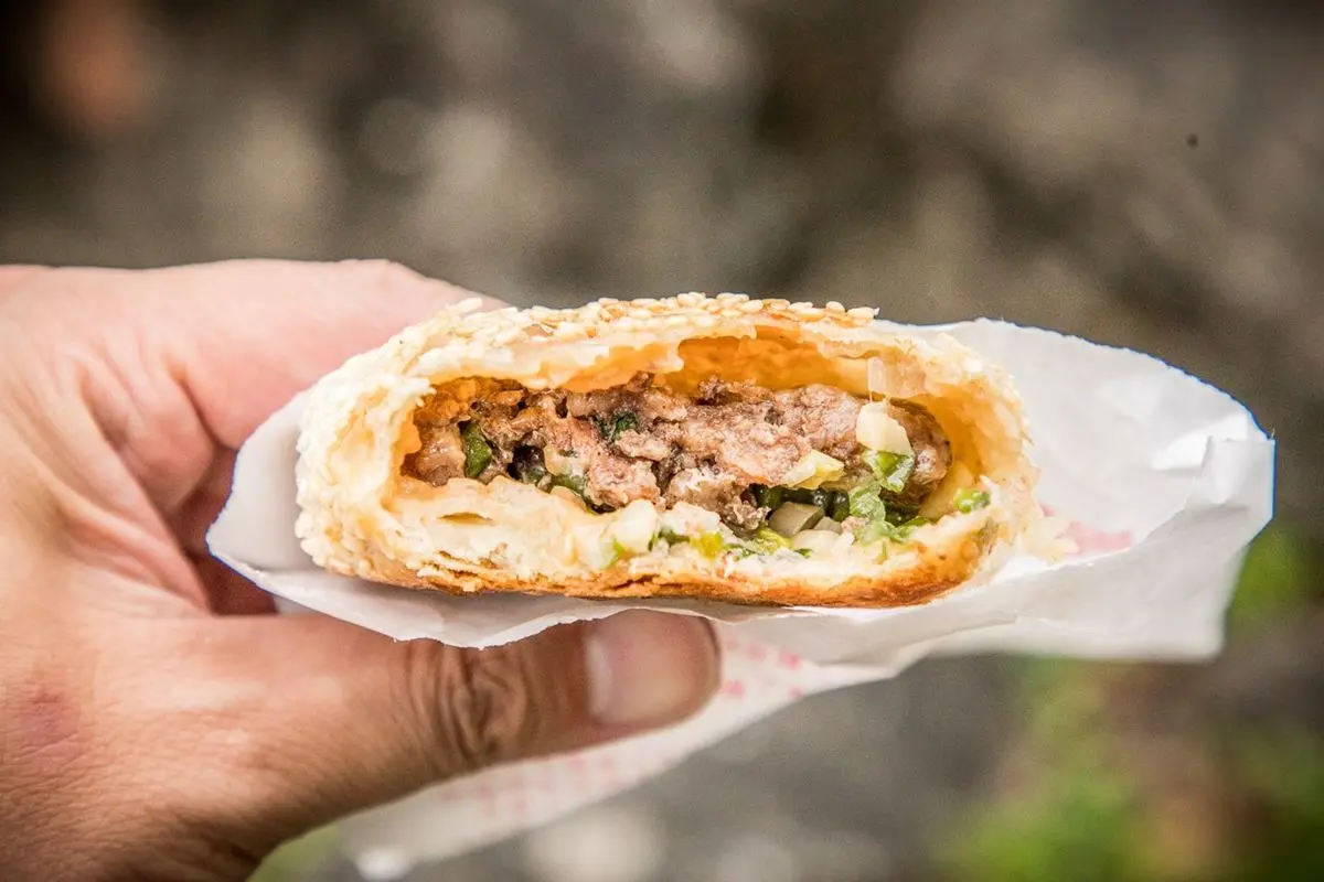 羅東不只逛夜市！在地人都吃這６家：老店米苔目、炸蛋雞魯飯、秒殺胡椒餅