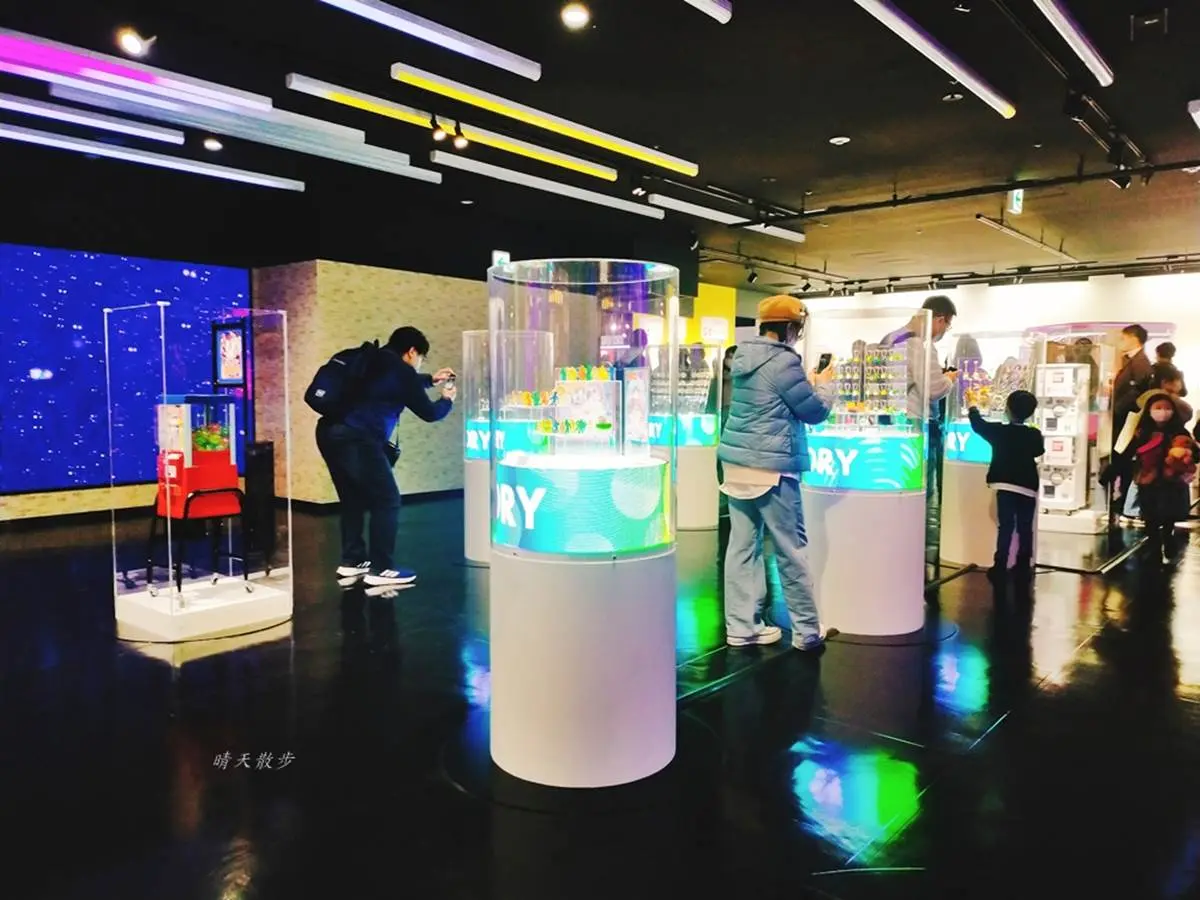 扭蛋迷暴動!開箱金氏世界紀錄認證「全球最大扭蛋店」,超過3千台任你玩 扭蛋迷暴動!開箱金氏世界紀錄認證「全球最大扭蛋店」,超過3千台任你玩