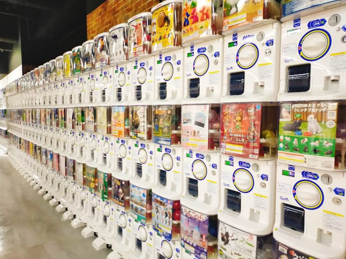 扭蛋迷暴動!開箱金氏世界紀錄認證「全球最大扭蛋店」,超過3千台任你玩 扭蛋迷暴動!開箱金氏世界紀錄認證「全球最大扭蛋店」,超過3千台任你玩