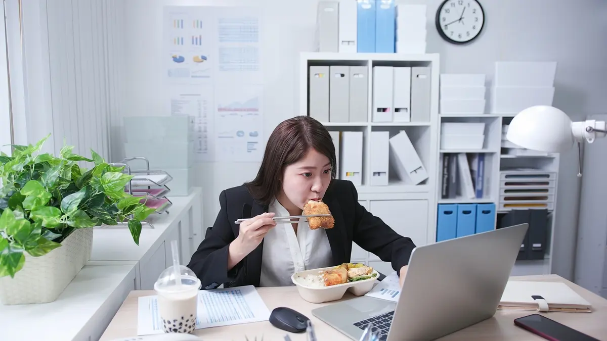 炒飯也上榜!專家曝外食族9大地雷美食,長期吃恐致「三高」