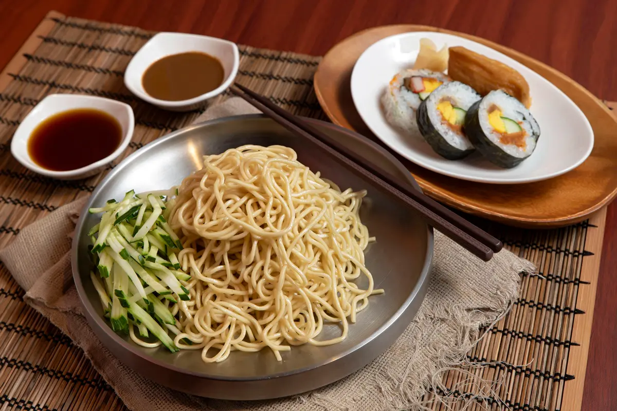 【食尚獨家優惠】39元吃涼麵+壽司!永和日料新開幕,巨大蟹肉棒拉麵超吸睛 【食尚獨家優惠】39元吃涼麵+壽司!永和日料新開幕,巨大蟹肉棒拉麵超吸睛