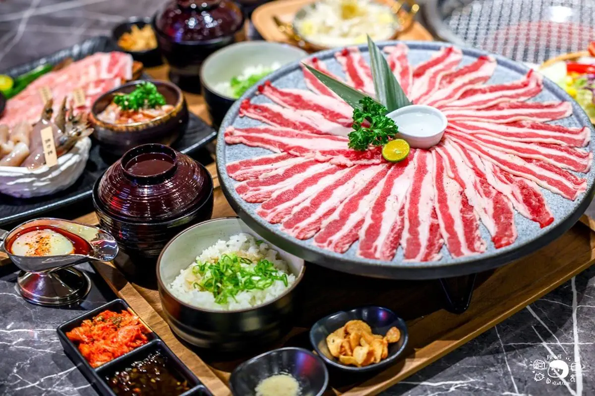 １人吃飯不孤單！台北/新北７間單人燒肉推薦：肉盤66元、迴轉吃到飽、暢飲