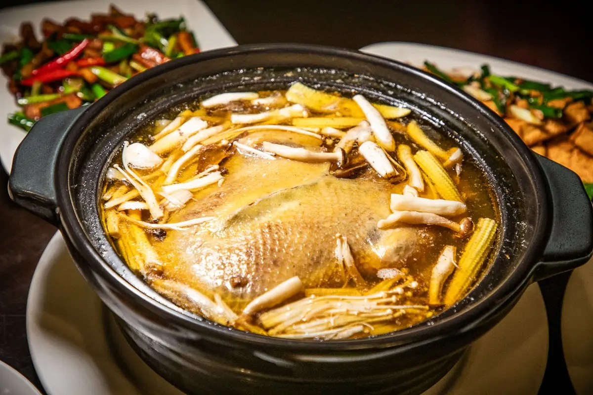 地瓜飯任你吃免錢!桃園「百年三合院」嘗客家手路菜,彭于晏、政商名流也愛 地瓜飯任你吃免錢!桃園「百年三合院」嘗客家手路菜,彭于晏、政商名流也愛
