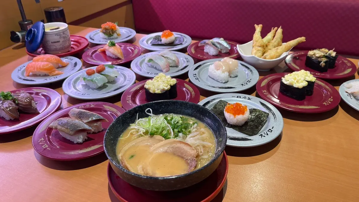 10月超狂13家新品！Hello Kitty粉紅牛奶鍋、麥當勞大紅袍雞腿、浮誇摃丸披薩