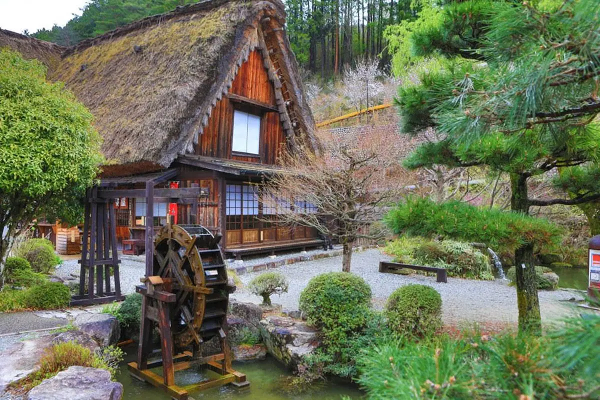 親子寒假泡湯預備!童話村免費足湯泡到飽,再衝175公尺刺激「森林溜滑梯」 親子寒假泡湯預備!童話村免費足湯泡到飽,再衝175公尺刺激「森林溜滑梯」