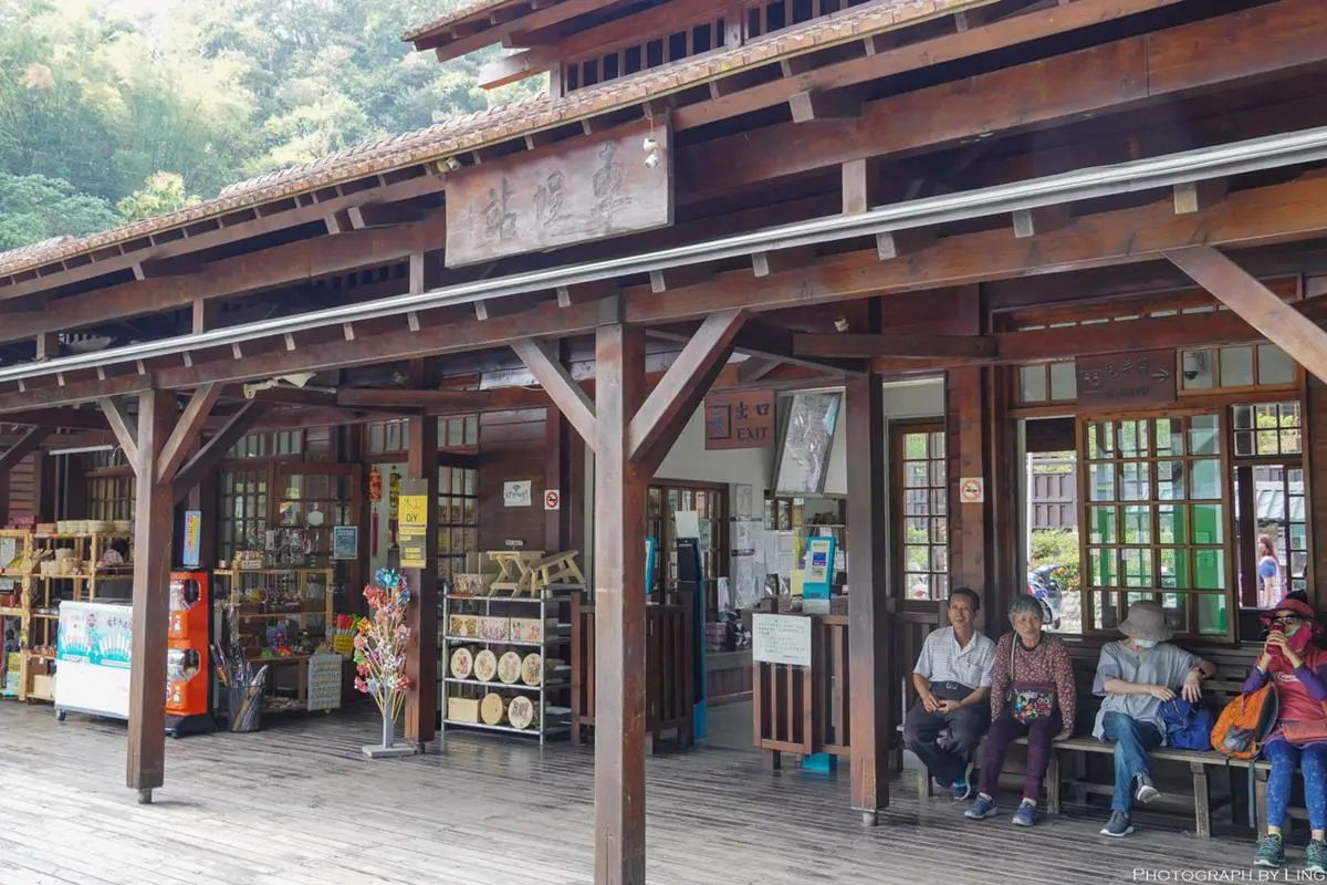 別只衝日月潭!南投水里5必訪景點:搶拍「最美湖上餐廳」、體驗手拉坏DIY 別只衝日月潭!南投水里5必訪景點:搶拍「最美湖上餐廳」、體驗手拉坏DIY