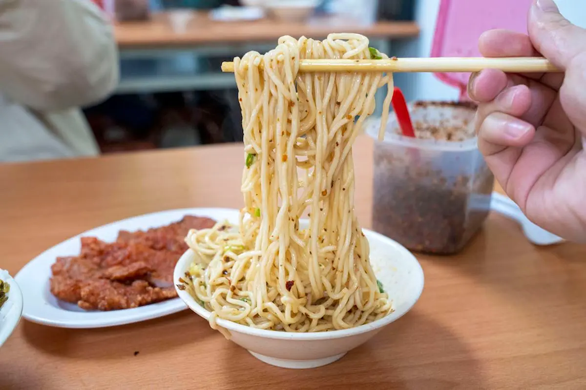 逛南門市場順路吃！捷運中正紀念堂站６美食：網推平民版鼎泰豐、老建中麵店