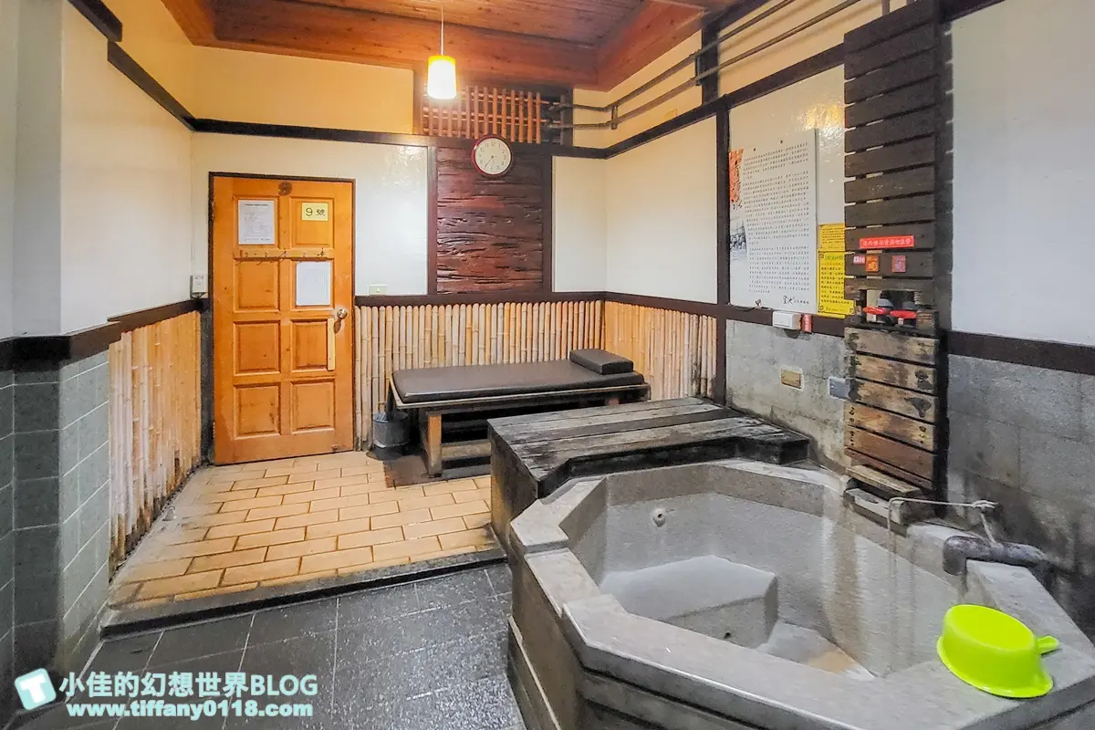 泡湯免費嗑「紅蟳砂鍋粥」！北投日式溫泉24小時營業，享世界唯二「青磺泉」