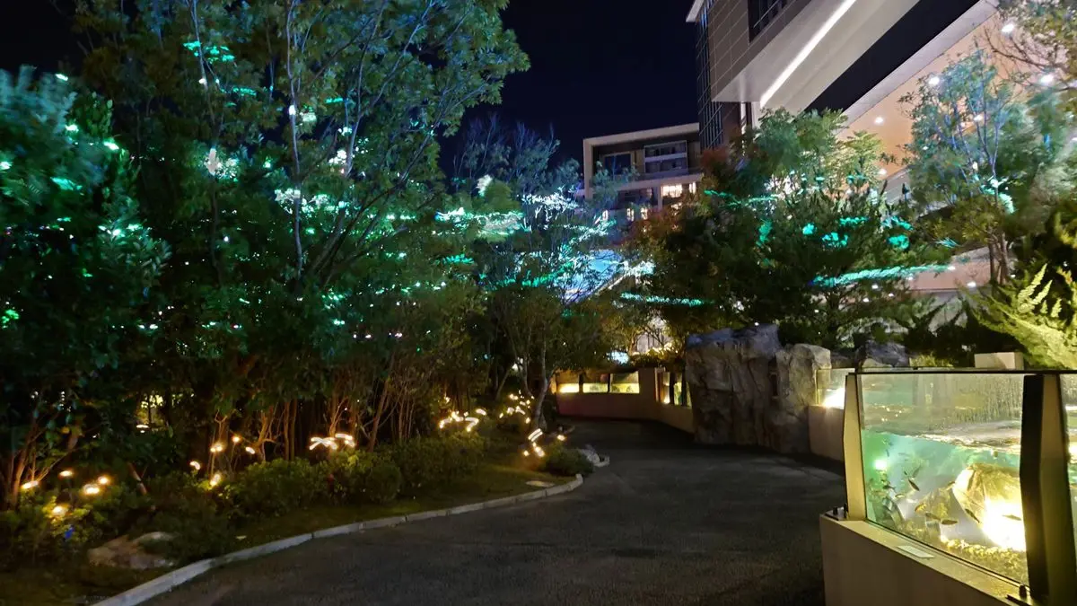 買門票免費喝企鵝拿鐵！Xpark「水母萬花筒」飄白雪美翻，雙11開跑拍到手軟