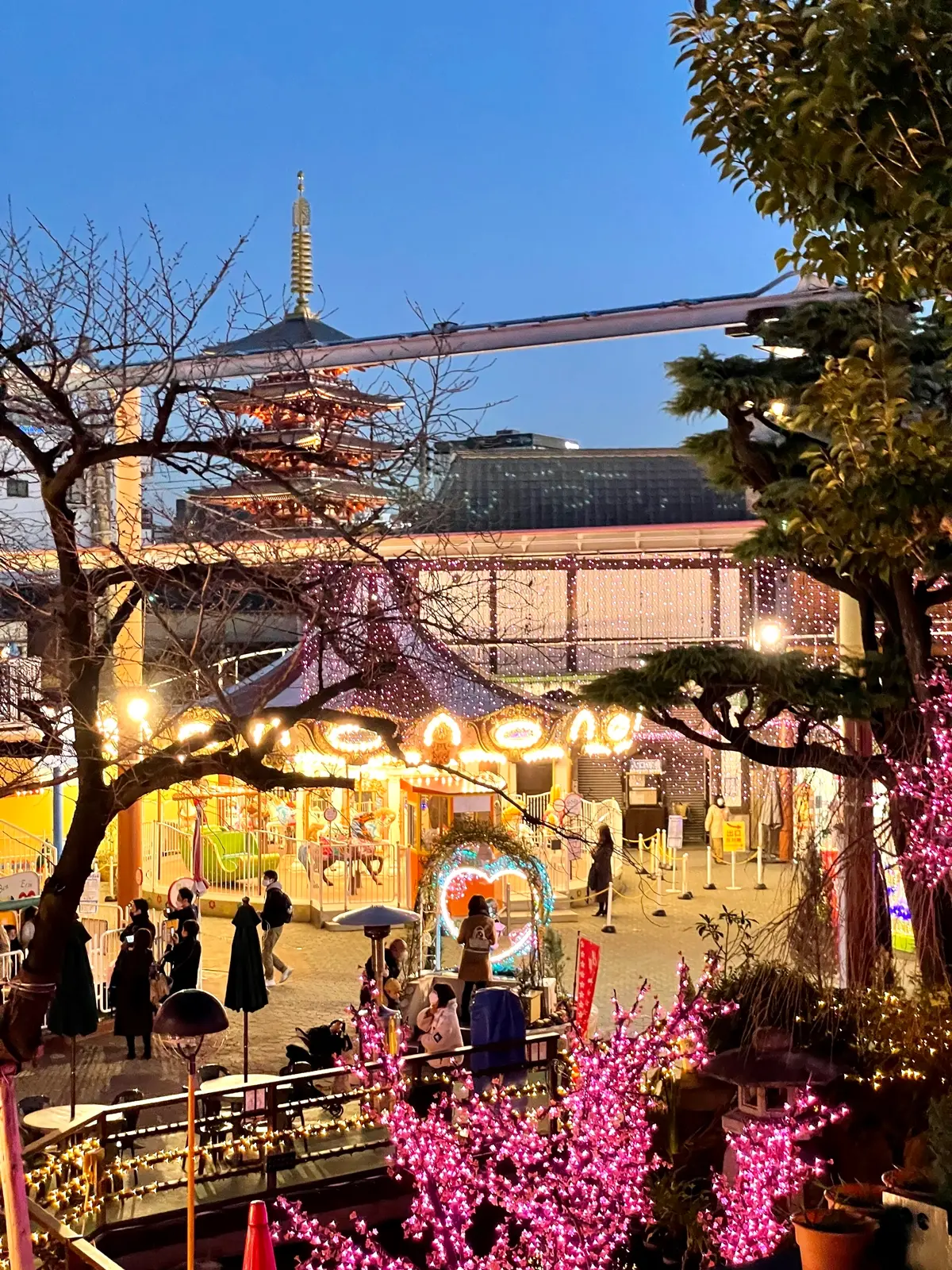 別再只去迪士尼！日本「最老遊樂園」親子必訪，免費「客製夢想氣球」超療癒