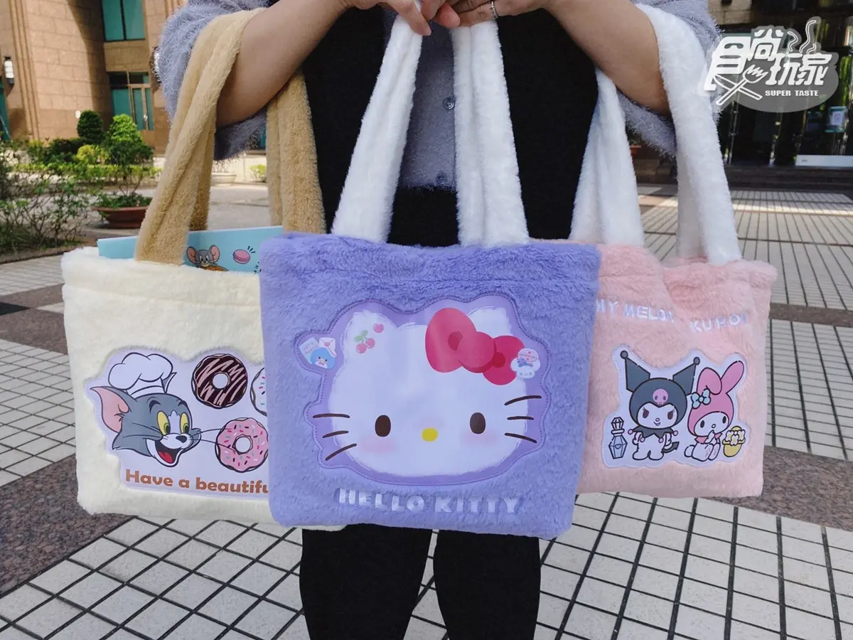 7-11聖誕福袋23款搶先開箱!KITTY、史努比、三眼怪7肖像+免費送星巴克 7-11聖誕福袋23款搶先開箱!KITTY、史努比、三眼怪7肖像+免費送星巴克