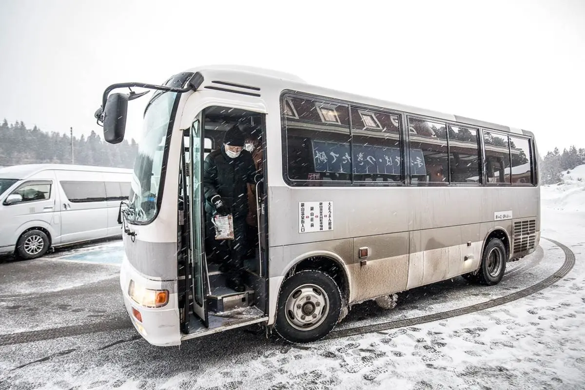 根本《神隱少女》夢幻場景!搶拍超浪漫「雪景溫泉街」,還能爽泡免費足湯 根本《神隱少女》夢幻場景!搶拍超浪漫「雪景溫泉街」,還能爽泡免費足湯