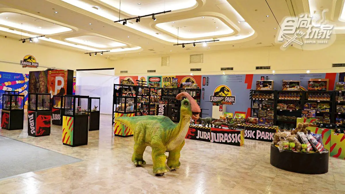 《侏羅紀公園》快閃店在台北!逛爆近百款恐龍周邊,6米高暴龍「這天」現身 《侏羅紀公園》快閃店在台北!逛爆近百款恐龍周邊,6米高暴龍「這天」現身