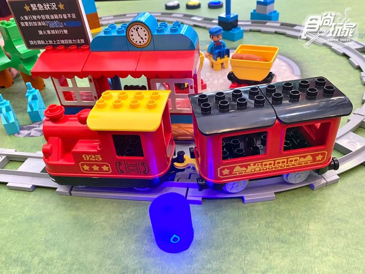 樂高聖誕老公公免費拍！「樂高超能聖誕列車」闖關拿積木＋只送不賣樂高桌曆