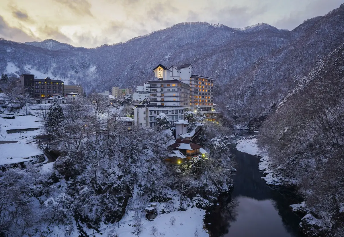 漫畫美景重現!入住《鬼滅之刃》場景「溫泉旅店」,夢幻雪景+泡湯超享受 漫畫美景重現!入住《鬼滅之刃》場景「溫泉旅店」,夢幻雪景+泡湯超享受